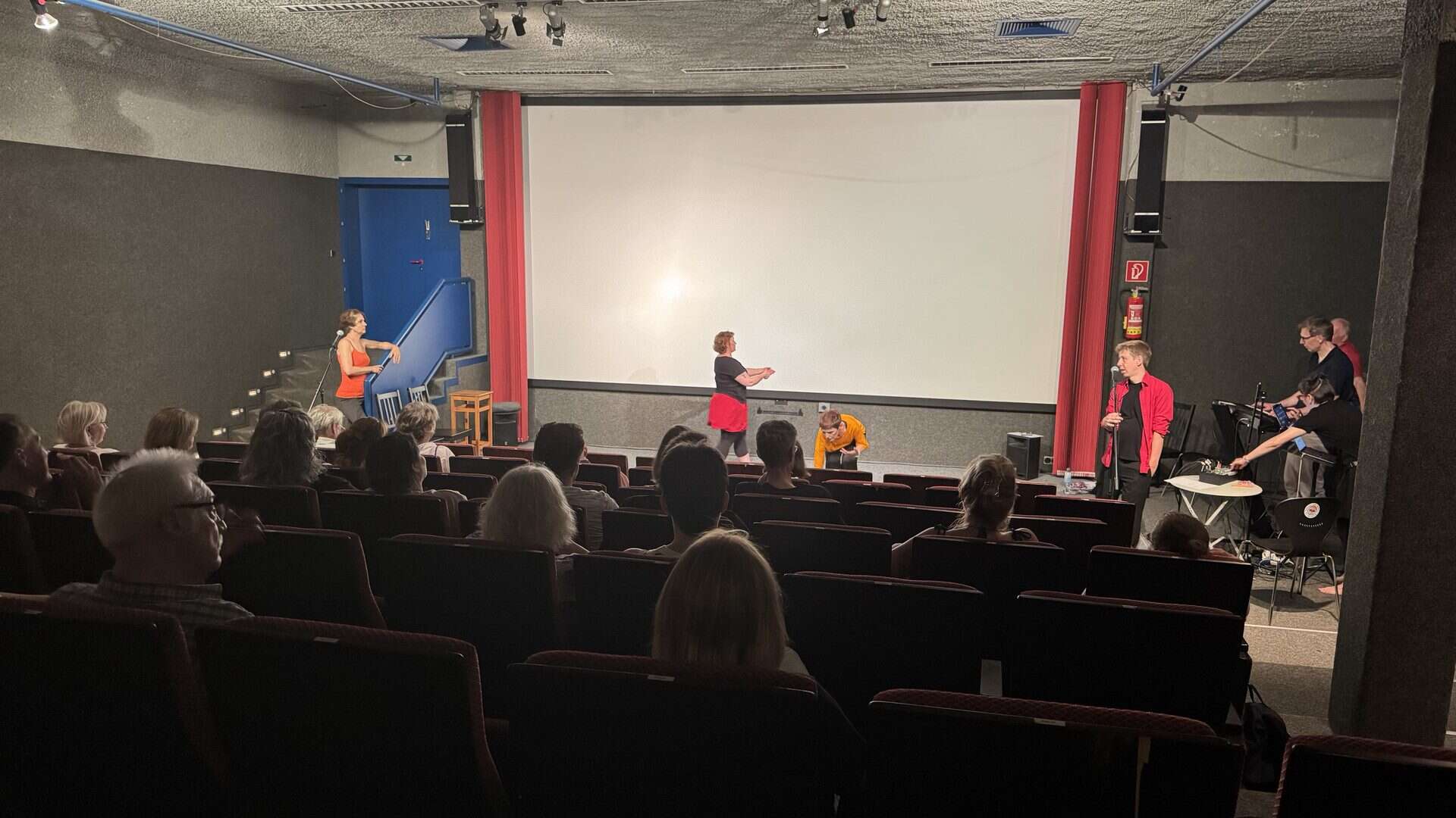 Aufführung vor Publikum in einem Theater.