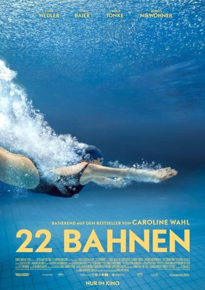 Filmplakat von '22 Bahnen' mit Schwimmer im Pool.